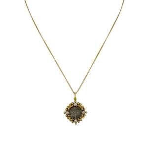 VIRGINS SAINTS & ANGELS VSA Petite Cloister San Benito Charm Necklace in Gold
